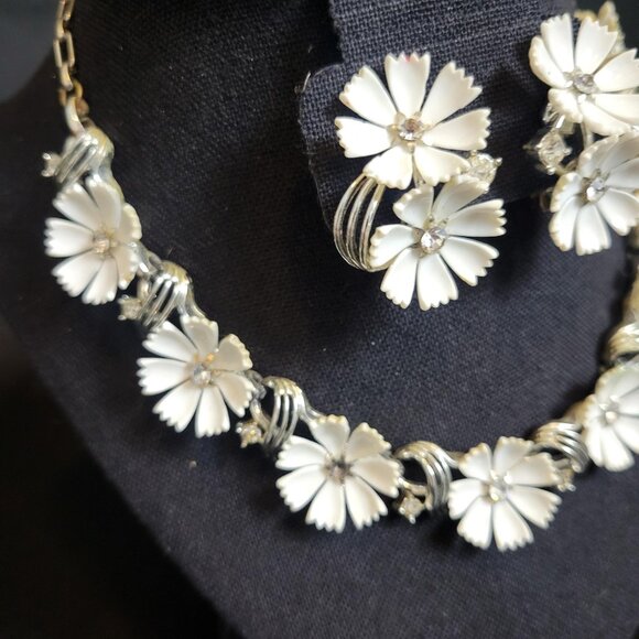 Vintage Signed Lisner AB Rhinestone Plastic Flowers Necklace & Clip Earrings Set - Picture 2 of 6